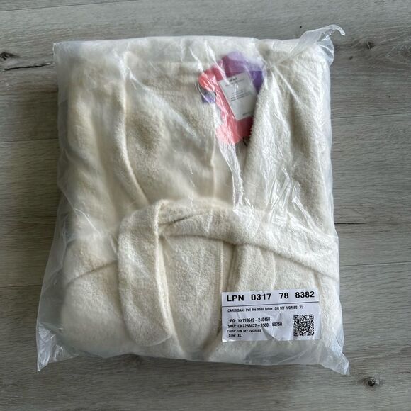 Yitty Pet‎ Me Mini Robe Oh My Ivories size XL NWT IN PACKAGING - Picture 7 of 9